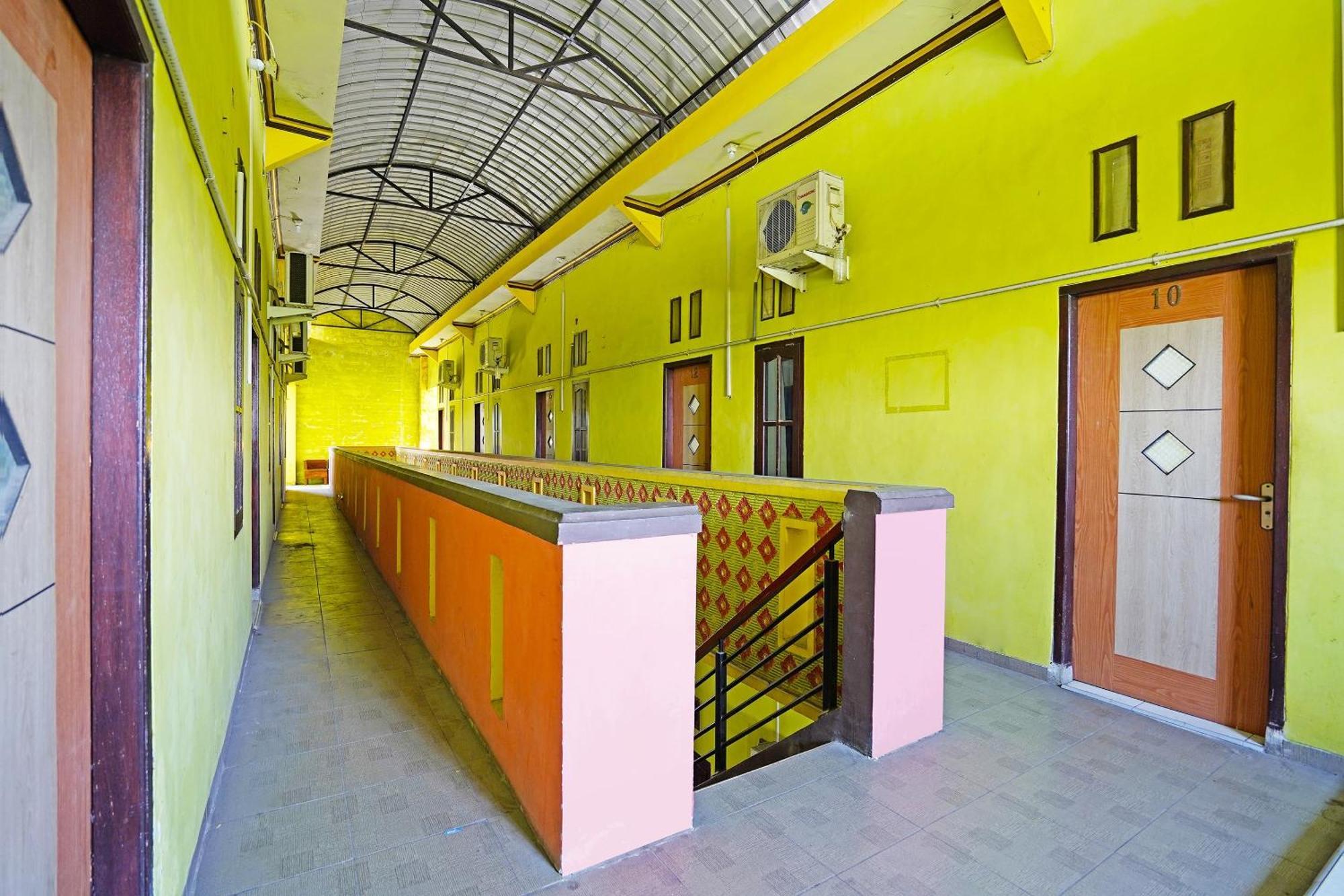 Oyo 91583 D'Cost Green Syariah Surabaya Exterior foto